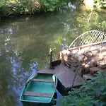 En Bord De Riviere Отель типа 