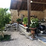 En Bord De Riviere Отель типа 