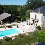 En Bord De Riviere Отель типа 