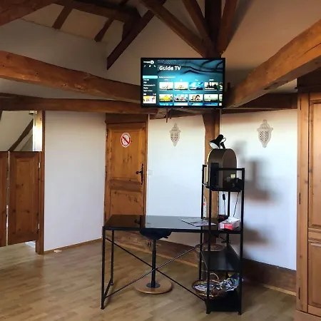 Couette-café En Bord De Rivière 4*