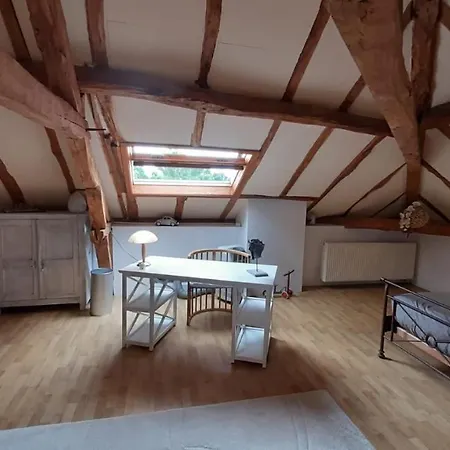 Couette-café En Bord De Rivière