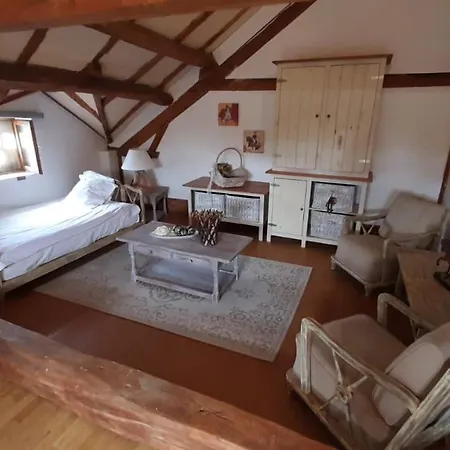 En Bord De Rivière Couette-café