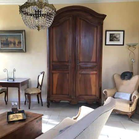 En Bord De Rivière Couette-café 4*