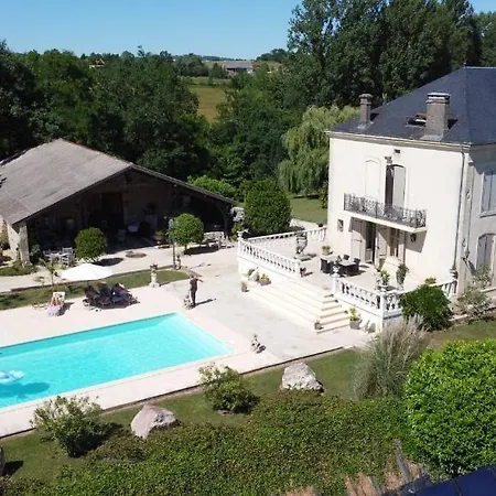 En Bord De Riviere Bed & Breakfast 4*