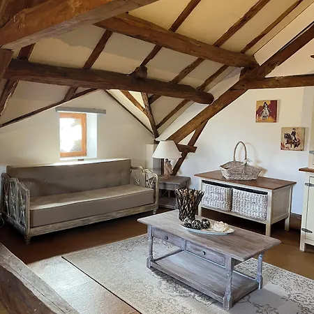 Couette-café En Bord De Rivière