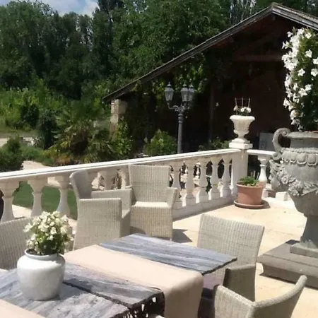 En Bord De Rivière Casseneuil