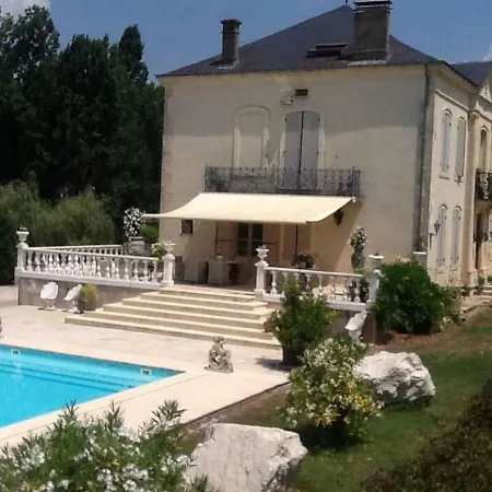 Couette-café En Bord De Rivière 4*