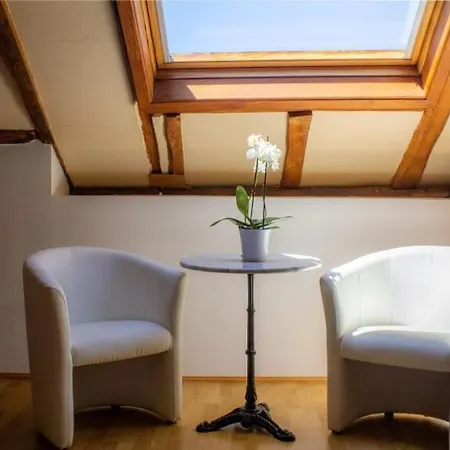 En Bord De Rivière 4*