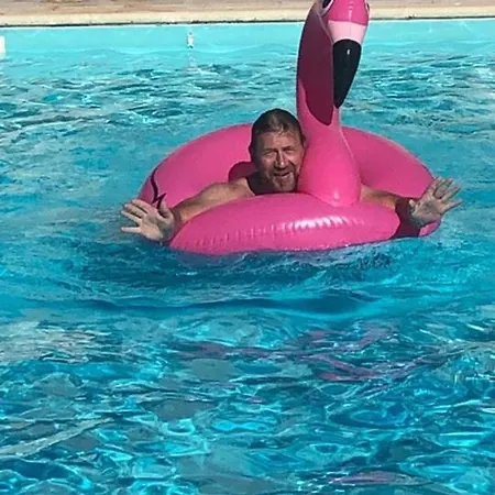 Couette-café En Bord De Rivière 4*