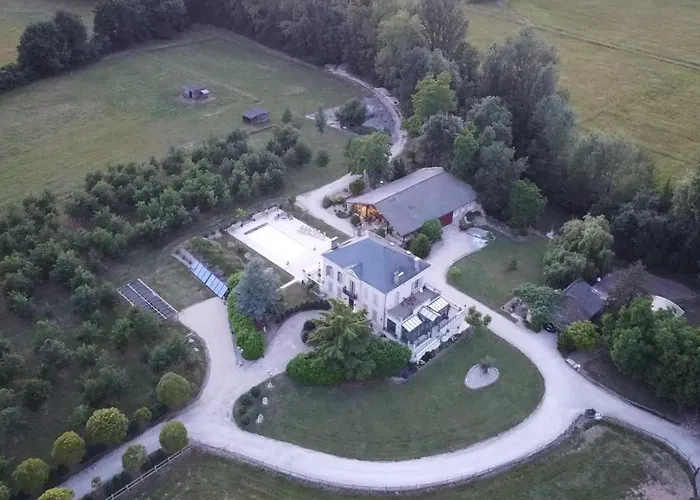 En Bord De Riviere 住宿加早餐酒店 4*