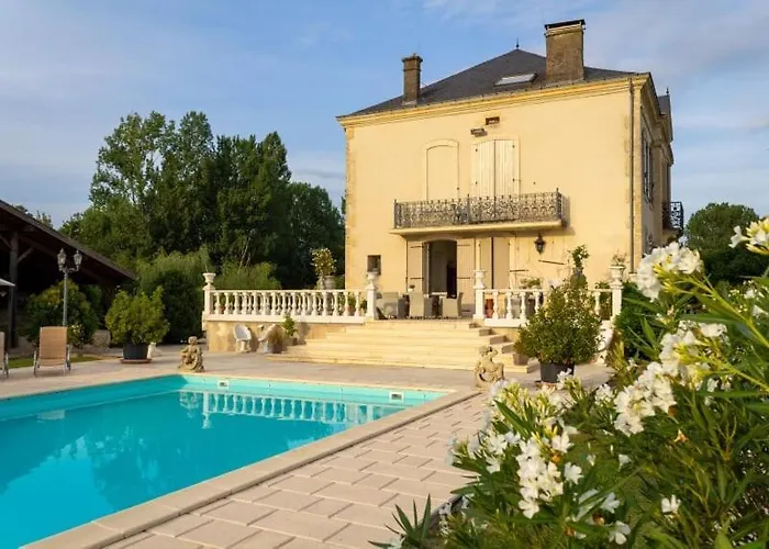 En Bord De Rivière 4*