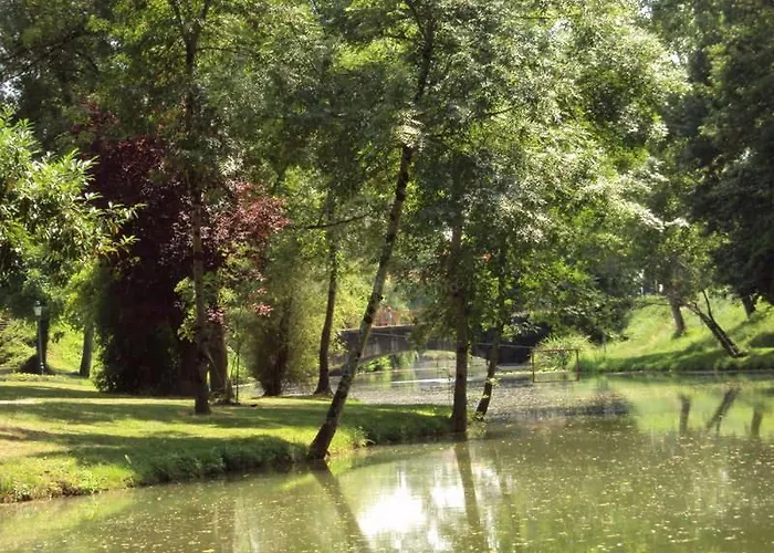 En Bord De Rivière Bed & Breakfast